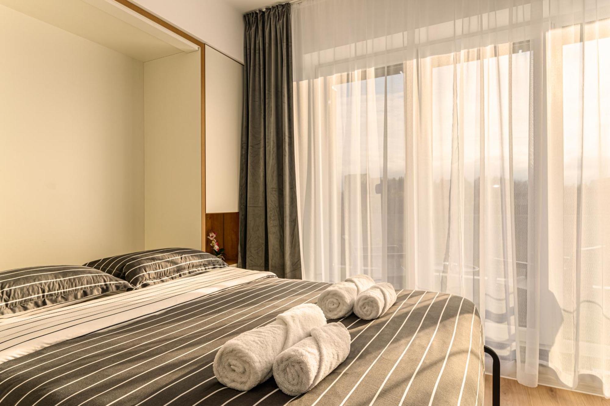 Luxury Landing Apartments Complex Qualis Брашов Екстер'єр фото